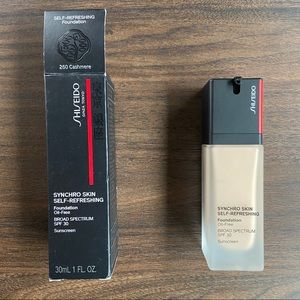 Shiseido Synchro Skin Self-Refreshing Foundation